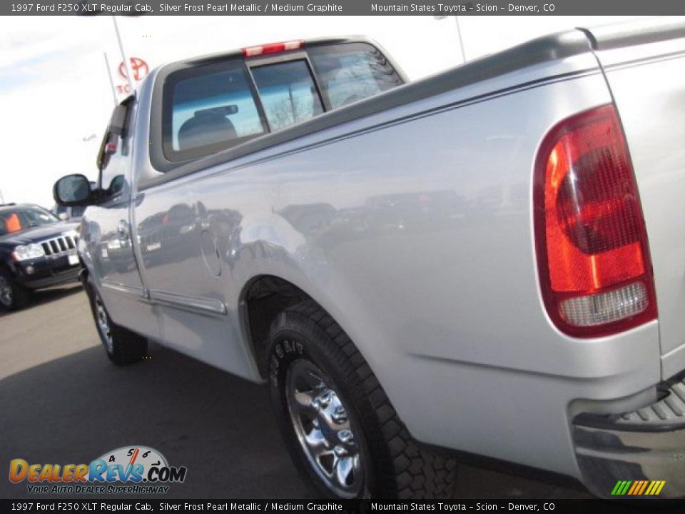 1997 Ford F250 XLT Regular Cab Silver Frost Pearl Metallic / Medium Graphite Photo #36