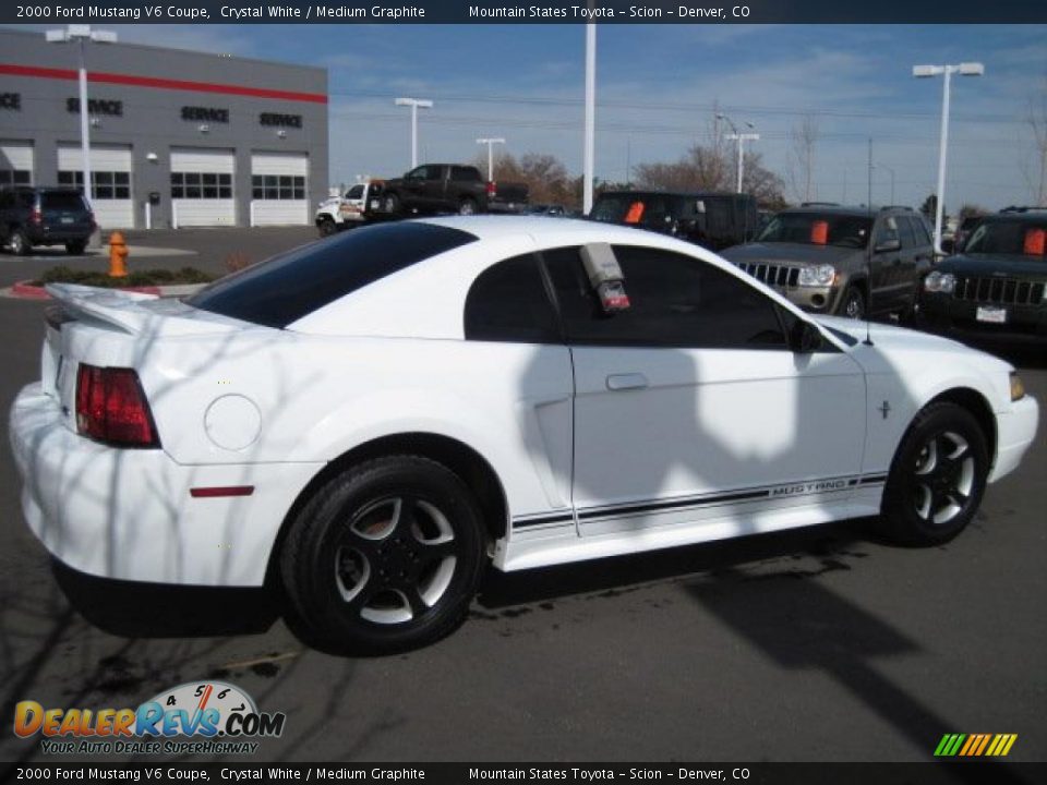 2000 Ford Mustang V6 Coupe Crystal White / Medium Graphite Photo #2