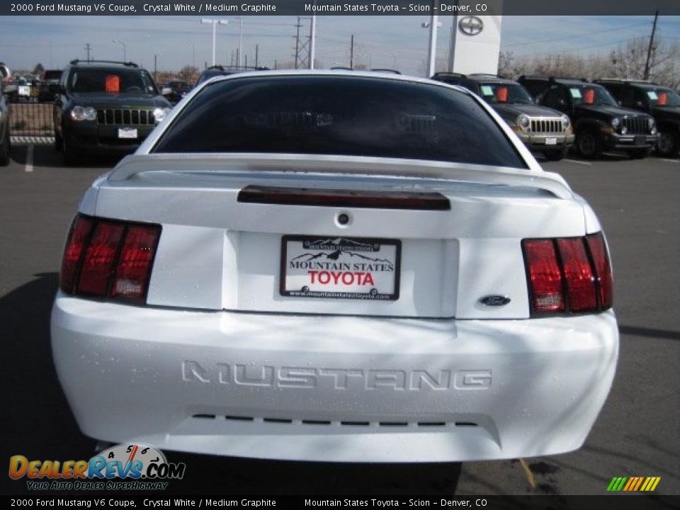 2000 Ford Mustang V6 Coupe Crystal White / Medium Graphite Photo #3