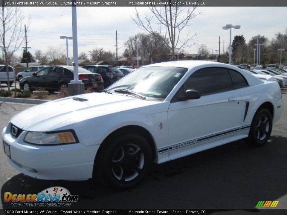 2000 Ford Mustang V6 Coupe Crystal White / Medium Graphite Photo #5