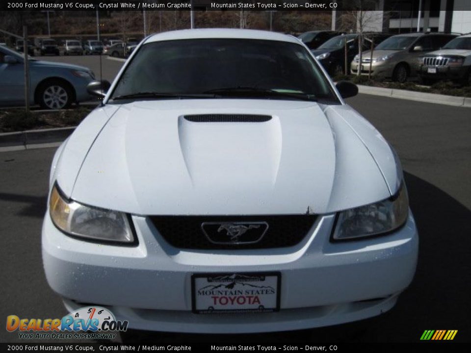 2000 Ford Mustang V6 Coupe Crystal White / Medium Graphite Photo #6