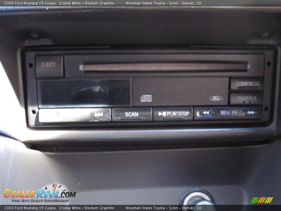 2000 Ford Mustang V6 Coupe Crystal White / Medium Graphite Photo #21