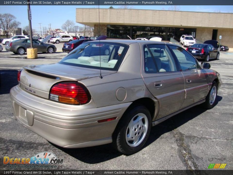 1997 Pontiac Grand Am SE Sedan Light Taupe Metallic / Taupe Photo #6