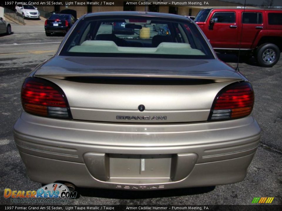 1997 Pontiac Grand Am SE Sedan Light Taupe Metallic / Taupe Photo #7