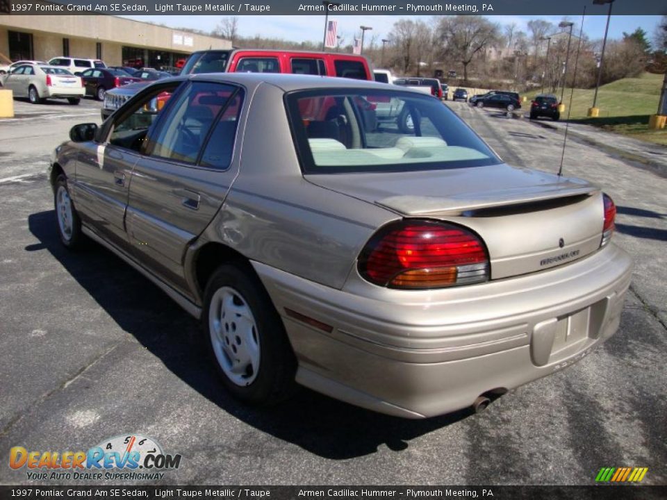 1997 Pontiac Grand Am SE Sedan Light Taupe Metallic / Taupe Photo #8