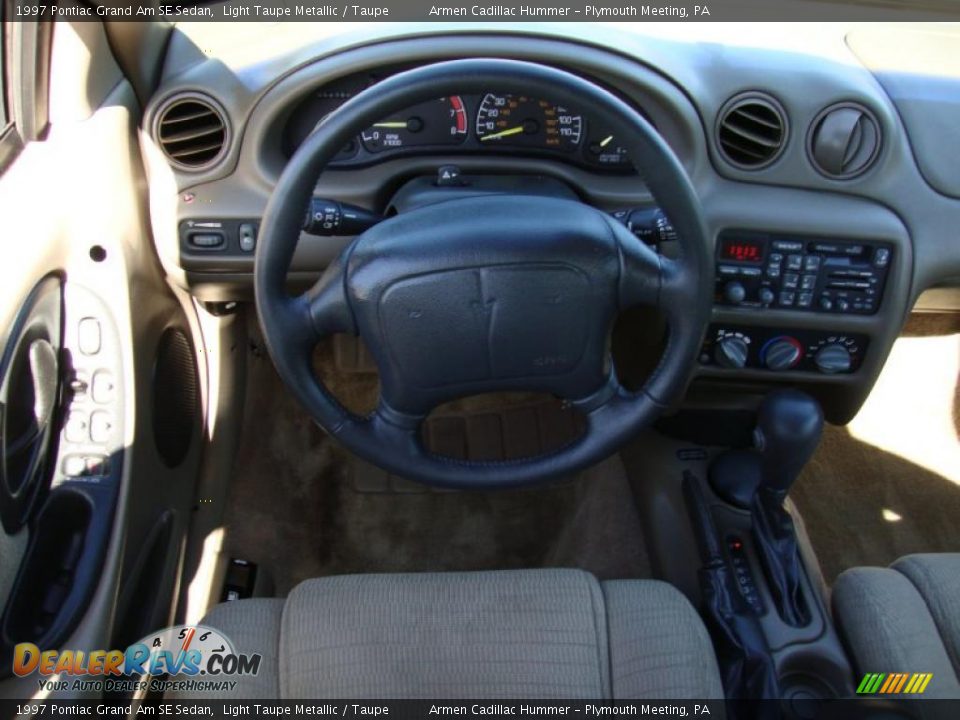 1997 Pontiac Grand Am SE Sedan Light Taupe Metallic / Taupe Photo #24