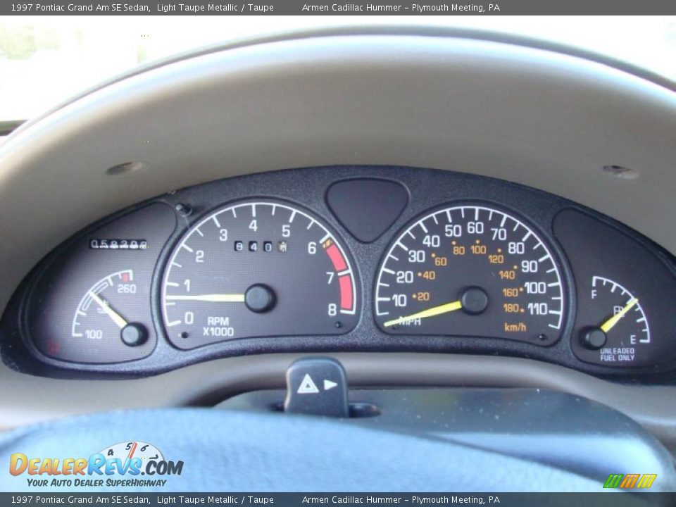 1997 Pontiac Grand Am SE Sedan Light Taupe Metallic / Taupe Photo #32
