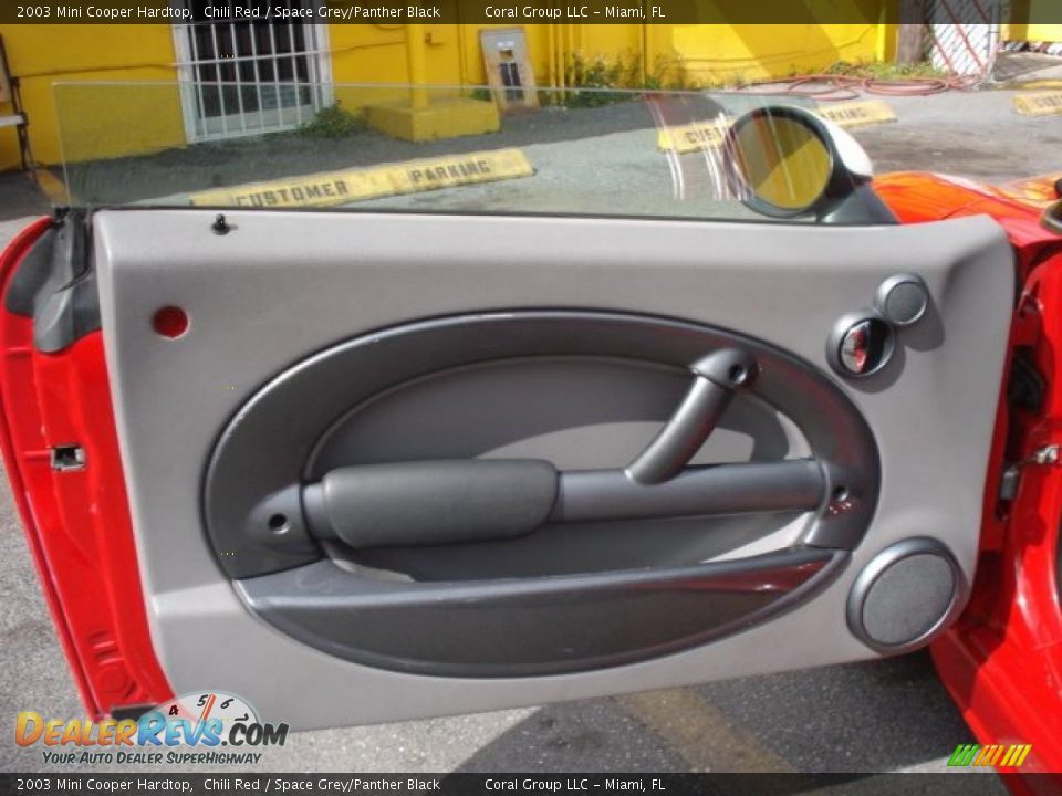 2003 Mini Cooper Hardtop Chili Red / Space Grey/Panther Black Photo #11