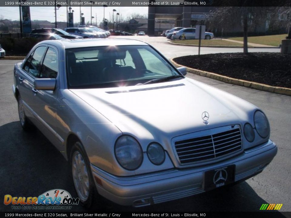 1999 Mercedes-Benz E 320 Sedan Brilliant Silver Metallic / Grey Photo #3