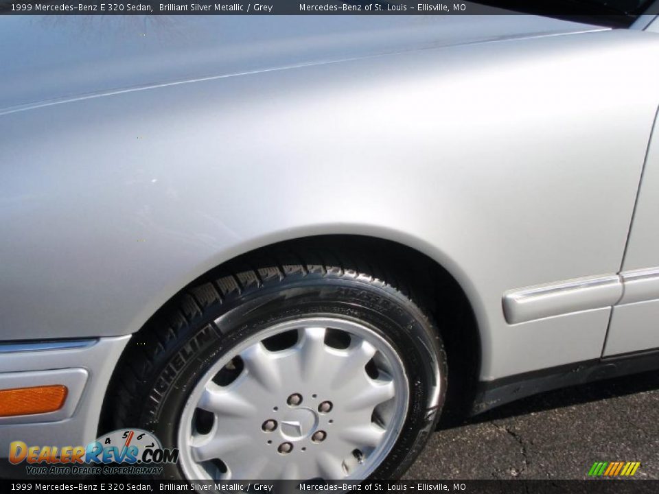 1999 Mercedes-Benz E 320 Sedan Brilliant Silver Metallic / Grey Photo #9