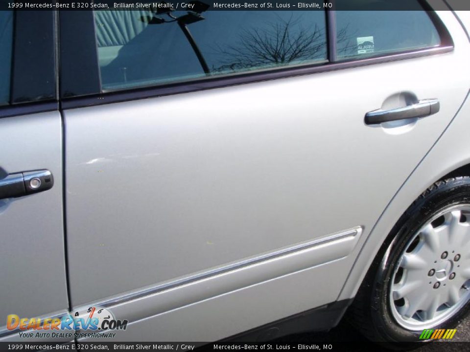 1999 Mercedes-Benz E 320 Sedan Brilliant Silver Metallic / Grey Photo #11