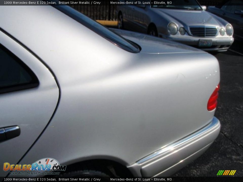 1999 Mercedes-Benz E 320 Sedan Brilliant Silver Metallic / Grey Photo #12
