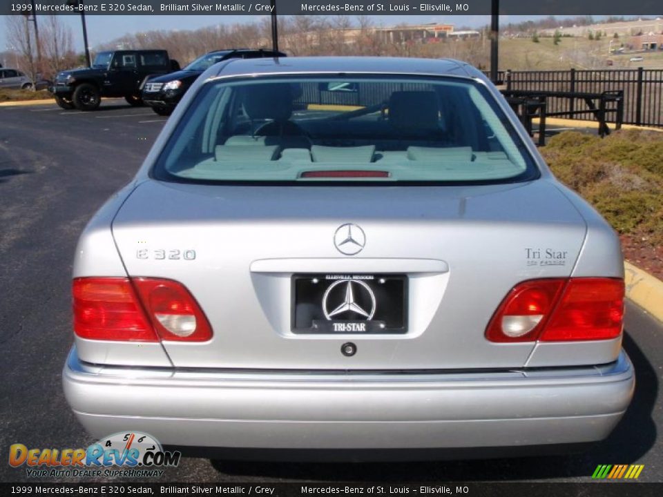 1999 Mercedes-Benz E 320 Sedan Brilliant Silver Metallic / Grey Photo #14