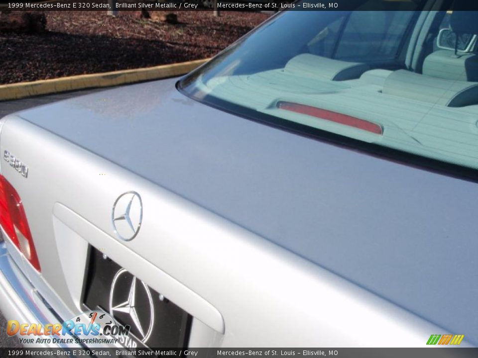 1999 Mercedes-Benz E 320 Sedan Brilliant Silver Metallic / Grey Photo #17