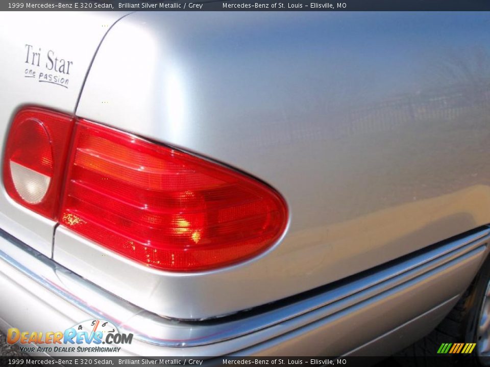 1999 Mercedes-Benz E 320 Sedan Brilliant Silver Metallic / Grey Photo #19