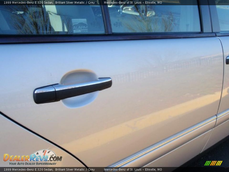 1999 Mercedes-Benz E 320 Sedan Brilliant Silver Metallic / Grey Photo #22