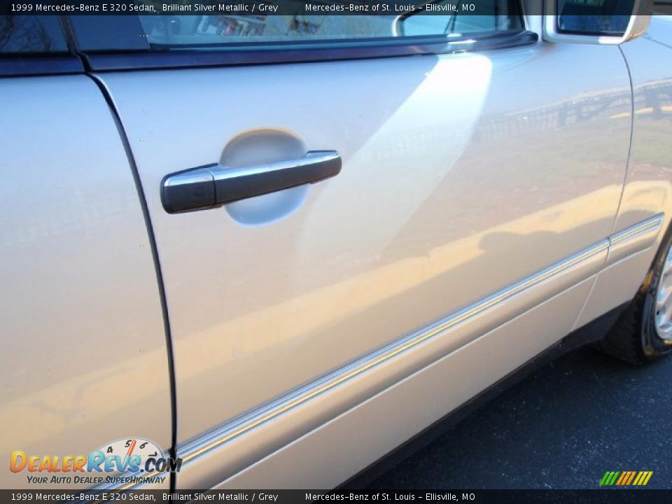 1999 Mercedes-Benz E 320 Sedan Brilliant Silver Metallic / Grey Photo #24
