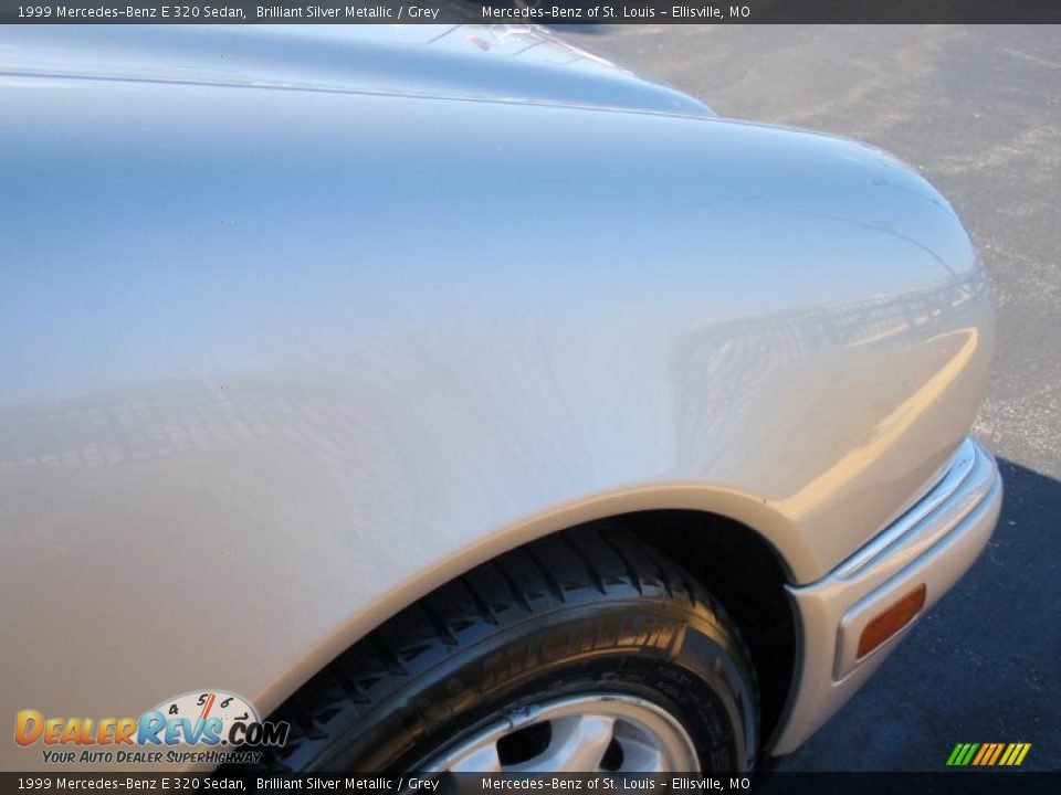 1999 Mercedes-Benz E 320 Sedan Brilliant Silver Metallic / Grey Photo #26