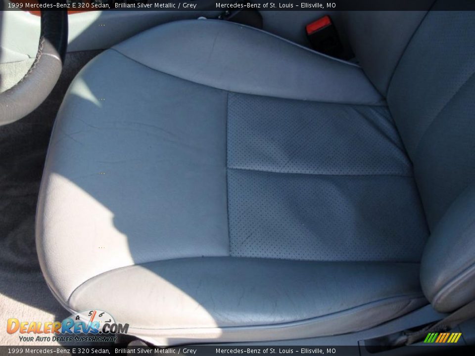 1999 Mercedes-Benz E 320 Sedan Brilliant Silver Metallic / Grey Photo #32
