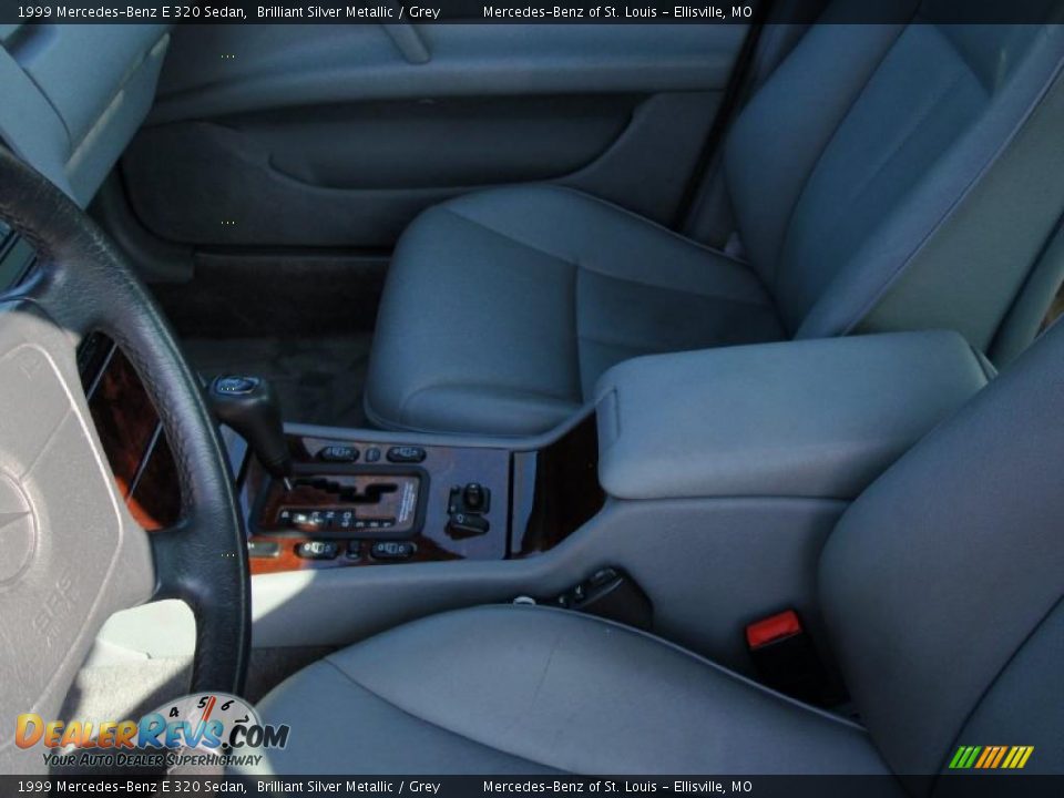 1999 Mercedes-Benz E 320 Sedan Brilliant Silver Metallic / Grey Photo #33
