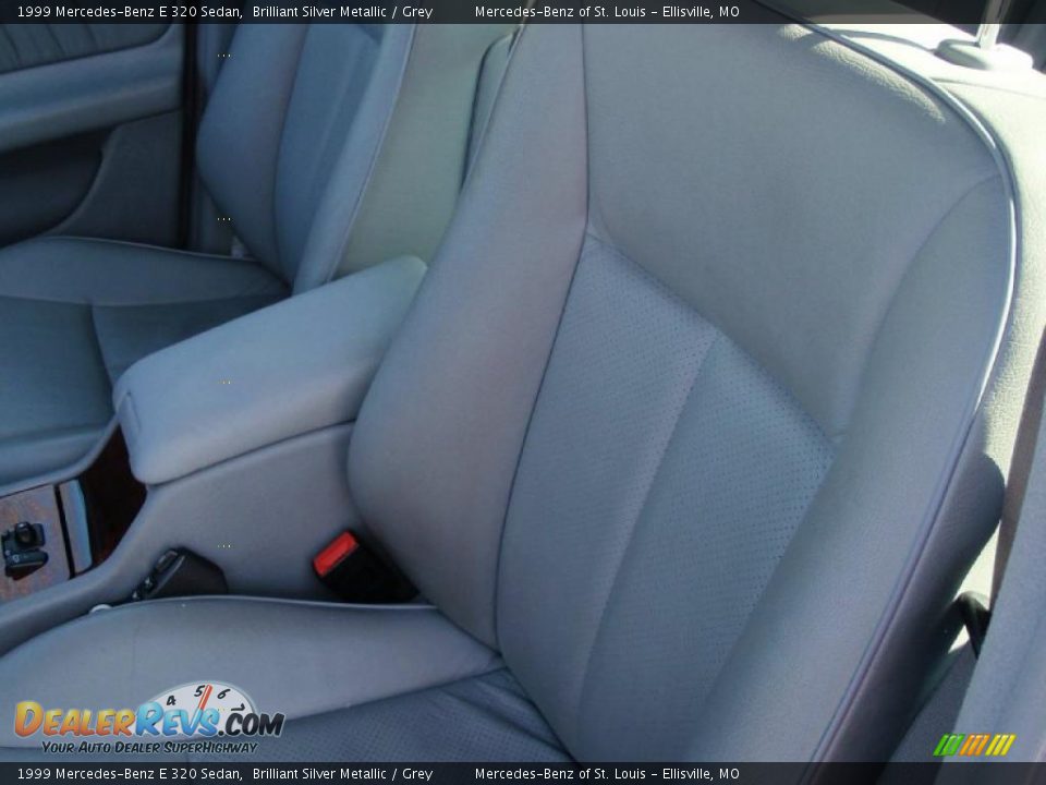 1999 Mercedes-Benz E 320 Sedan Brilliant Silver Metallic / Grey Photo #34