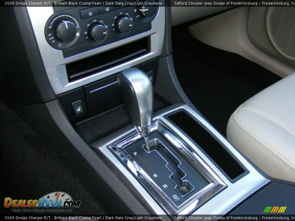 2006 Dodge Charger R/T Brilliant Black Crystal Pearl / Dark Slate Gray/Light Graystone Photo #26