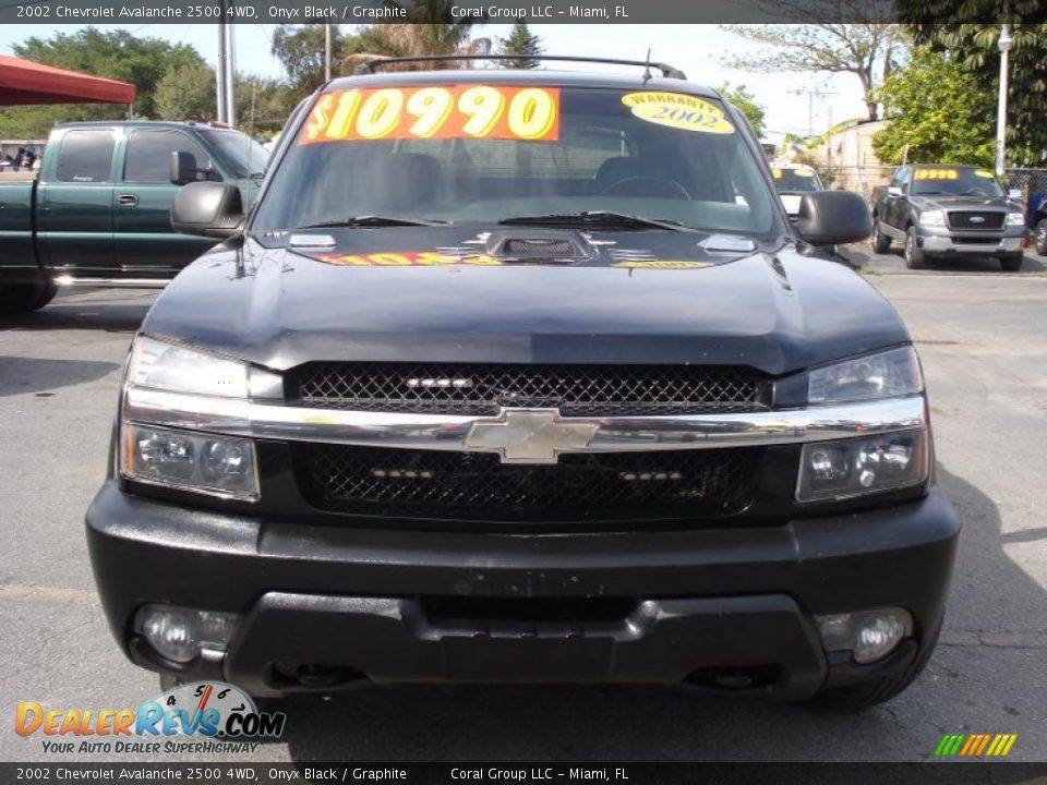 2002 Chevrolet Avalanche 2500 4WD Onyx Black / Graphite Photo #2