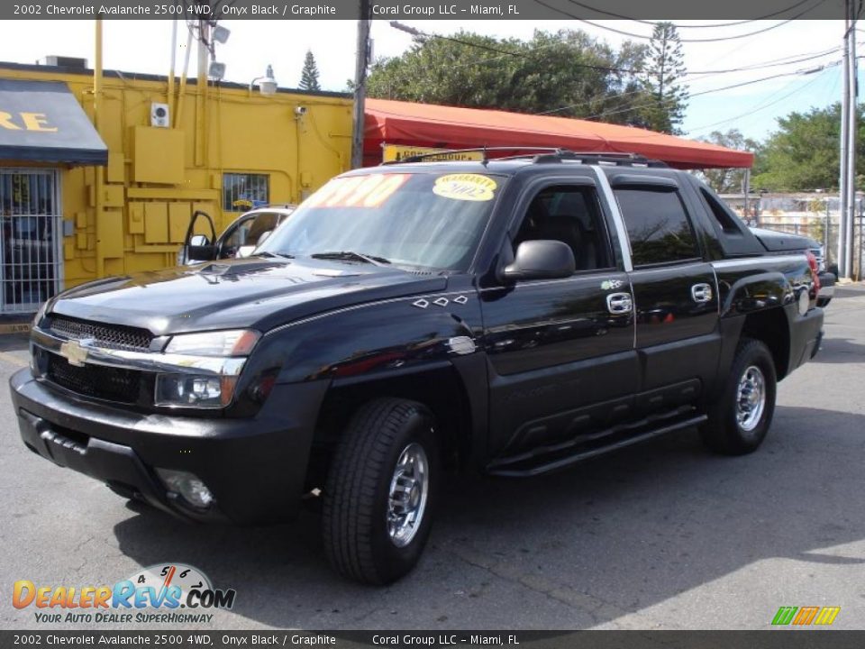 2002 Chevrolet Avalanche 2500 4WD Onyx Black / Graphite Photo #3