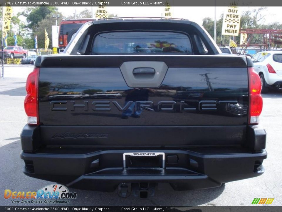 2002 Chevrolet Avalanche 2500 4WD Onyx Black / Graphite Photo #5