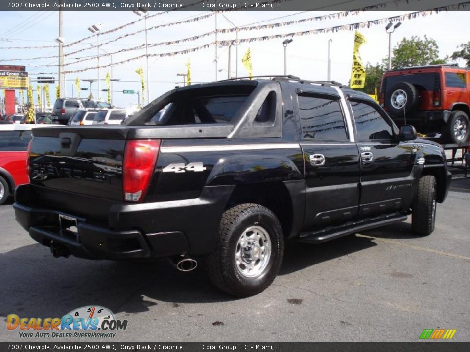 2002 Chevrolet Avalanche 2500 4WD Onyx Black / Graphite Photo #6