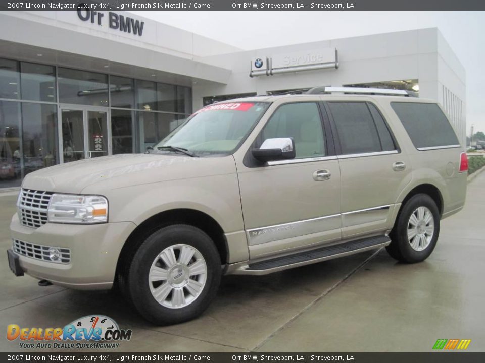 2007 Lincoln Navigator Luxury 4x4 Light French Silk Metallic / Camel Photo #1