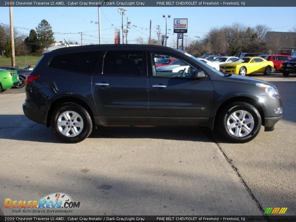 2009 Chevrolet Traverse LS AWD Cyber Gray Metallic / Dark Gray/Light Gray Photo #7