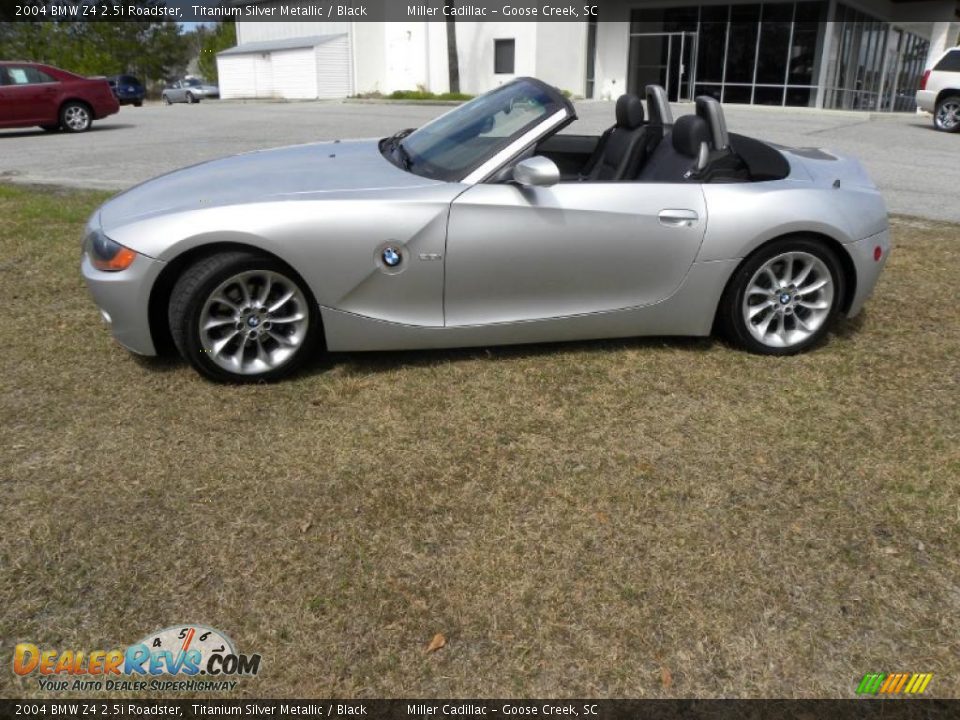 2004 BMW Z4 2.5i Roadster Titanium Silver Metallic / Black Photo #2