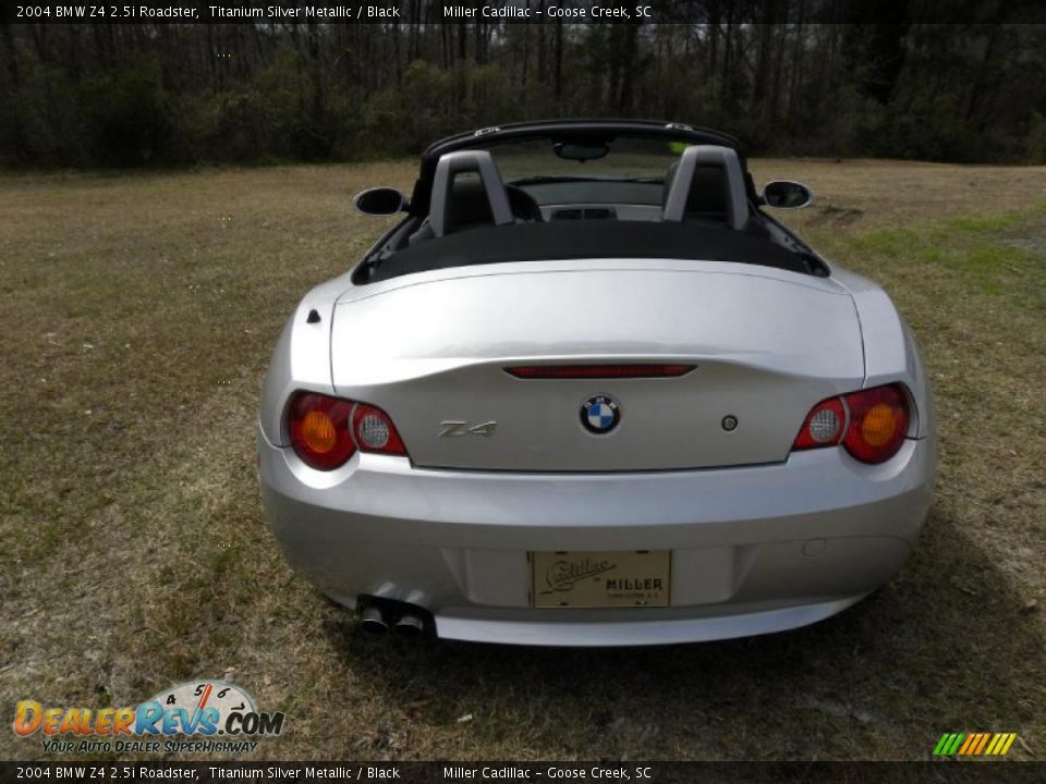 2004 BMW Z4 2.5i Roadster Titanium Silver Metallic / Black Photo #10
