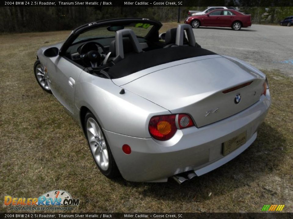 2004 BMW Z4 2.5i Roadster Titanium Silver Metallic / Black Photo #11