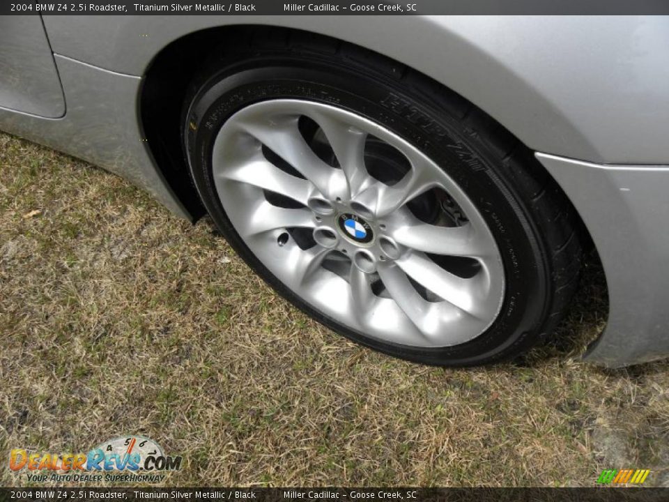 2004 BMW Z4 2.5i Roadster Titanium Silver Metallic / Black Photo #12