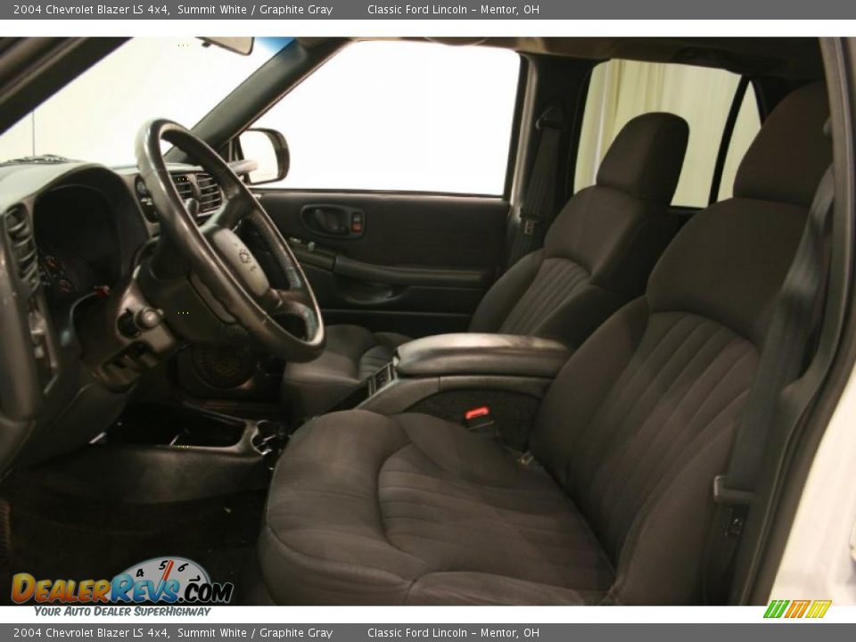 2004 Chevrolet Blazer LS 4x4 Summit White / Graphite Gray Photo #9