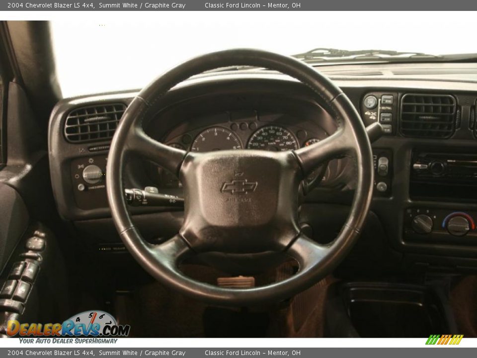 2004 Chevrolet Blazer LS 4x4 Summit White / Graphite Gray Photo #10