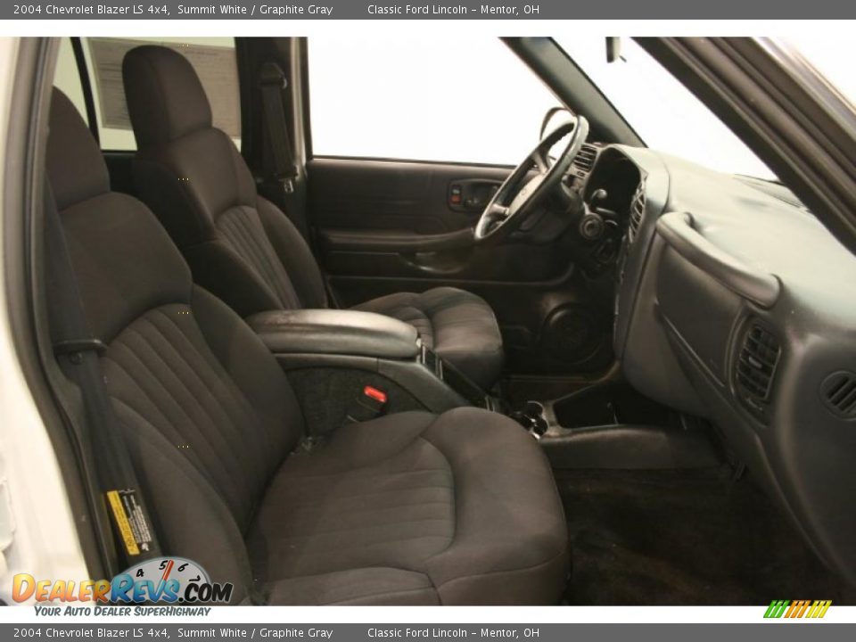 2004 Chevrolet Blazer LS 4x4 Summit White / Graphite Gray Photo #14