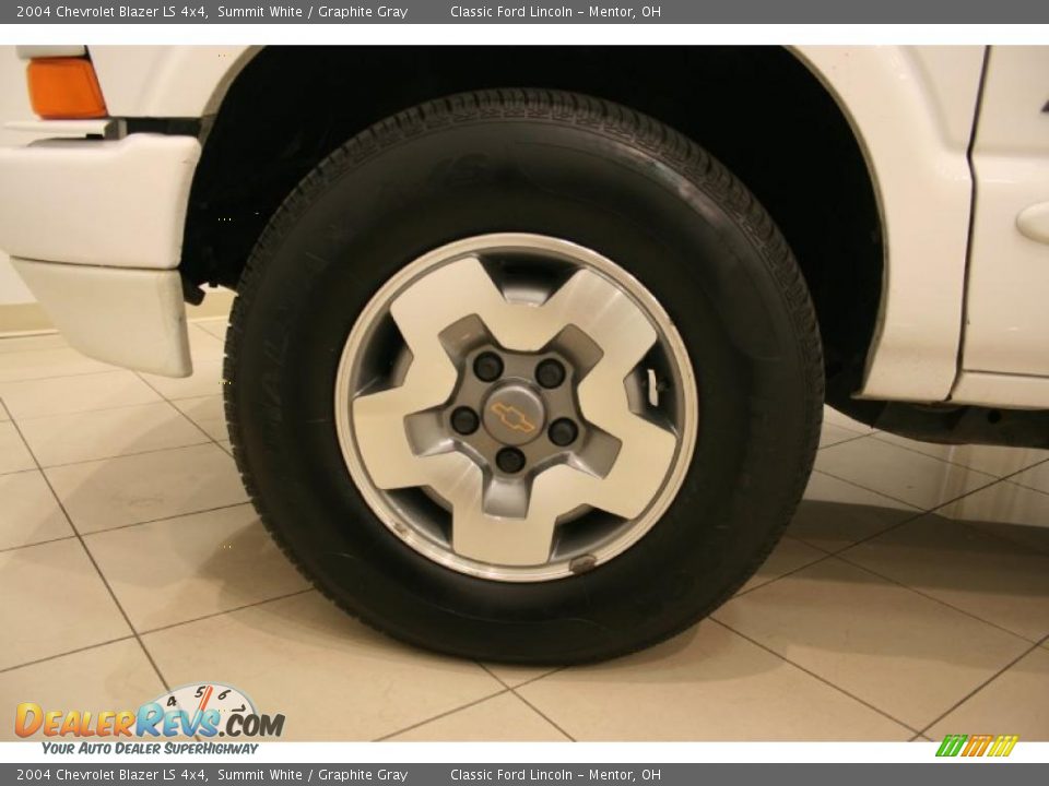 2004 Chevrolet Blazer LS 4x4 Summit White / Graphite Gray Photo #19