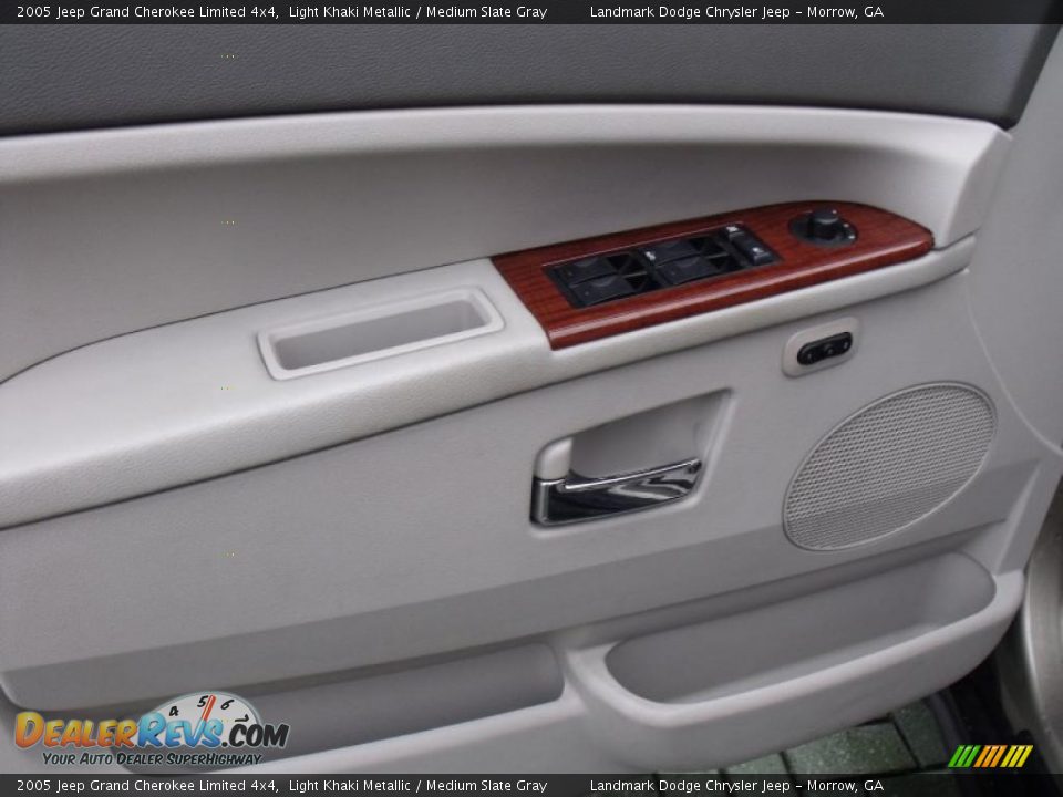 2005 Jeep Grand Cherokee Limited 4x4 Light Khaki Metallic / Medium Slate Gray Photo #12