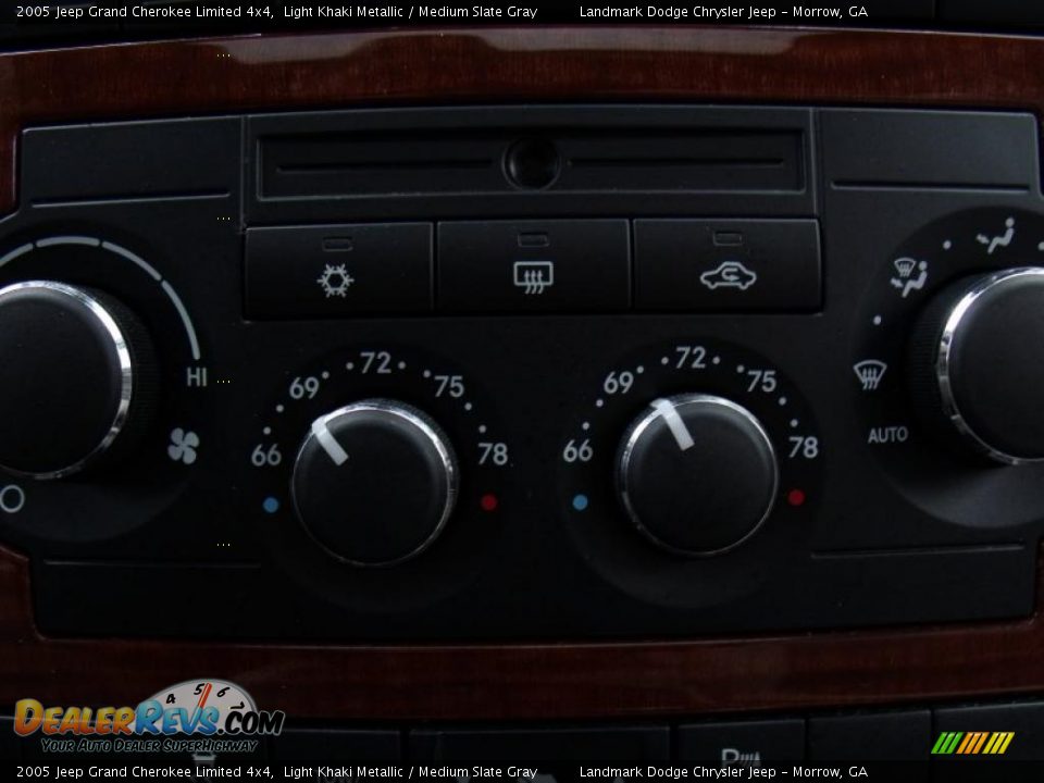 2005 Jeep Grand Cherokee Limited 4x4 Light Khaki Metallic / Medium Slate Gray Photo #30