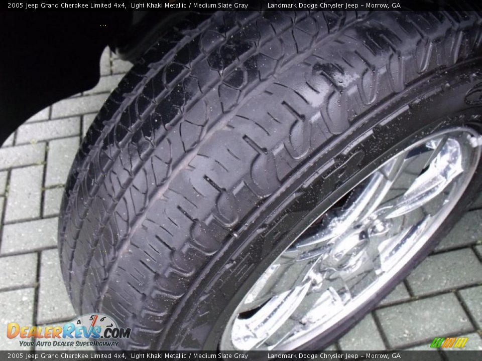 2005 Jeep Grand Cherokee Limited 4x4 Light Khaki Metallic / Medium Slate Gray Photo #34