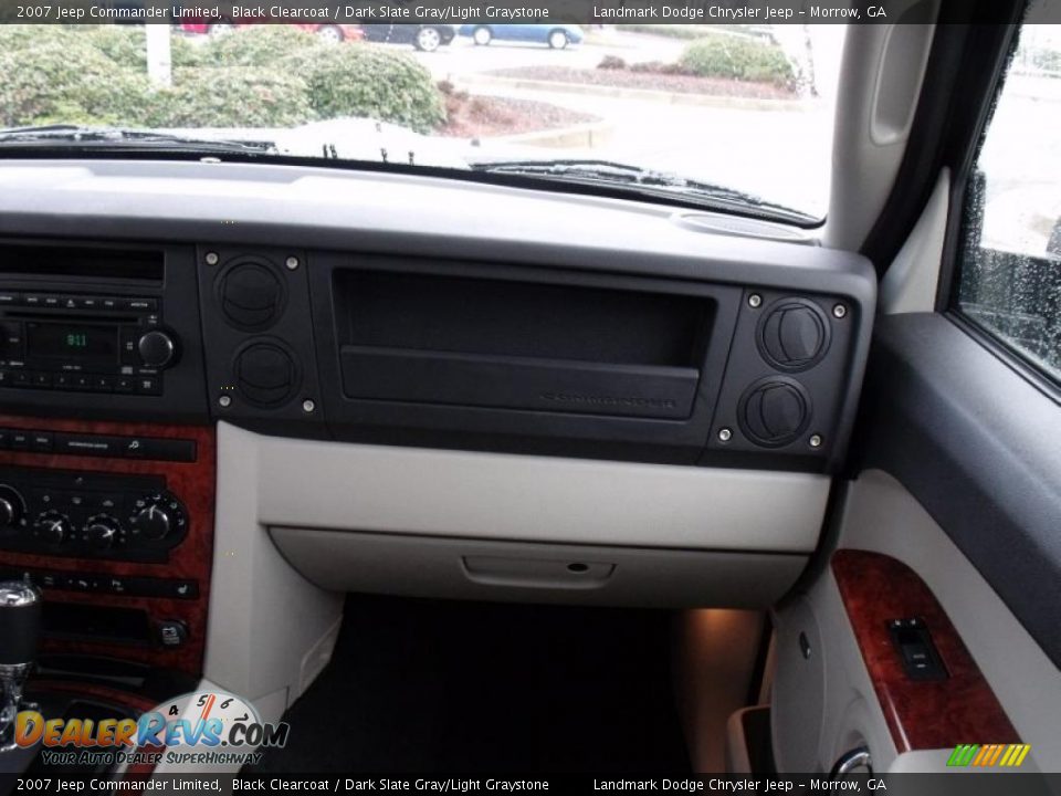 2007 Jeep Commander Limited Black Clearcoat / Dark Slate Gray/Light Graystone Photo #24