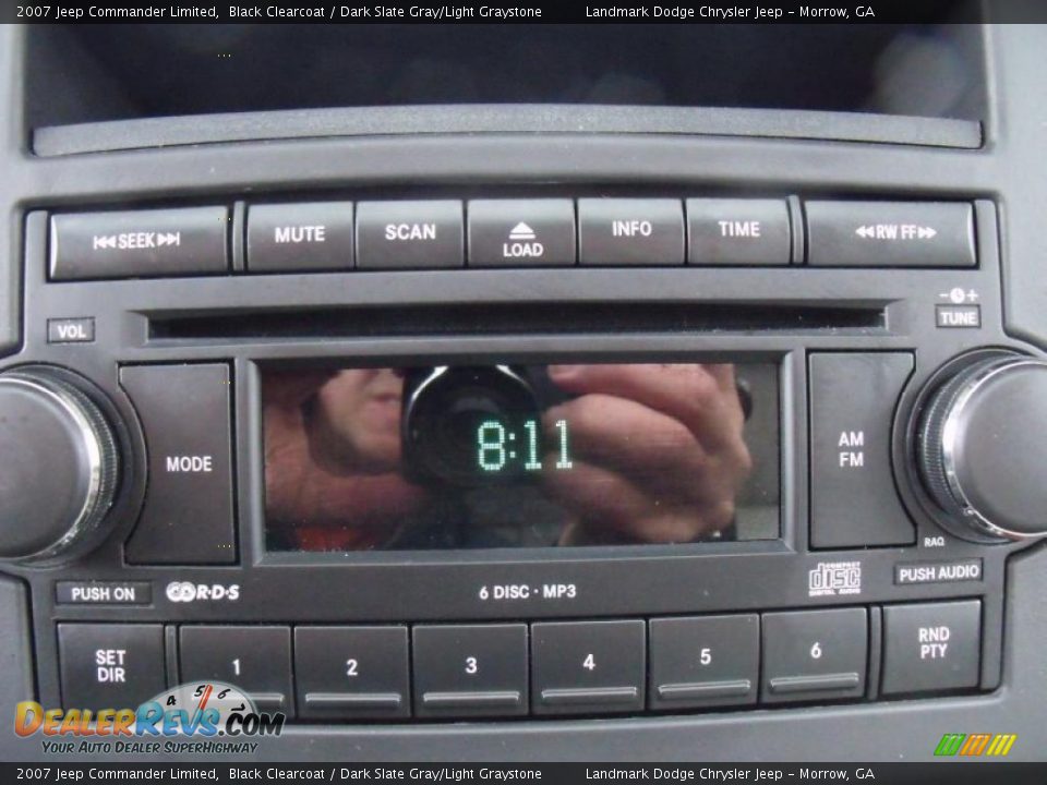 2007 Jeep Commander Limited Black Clearcoat / Dark Slate Gray/Light Graystone Photo #30