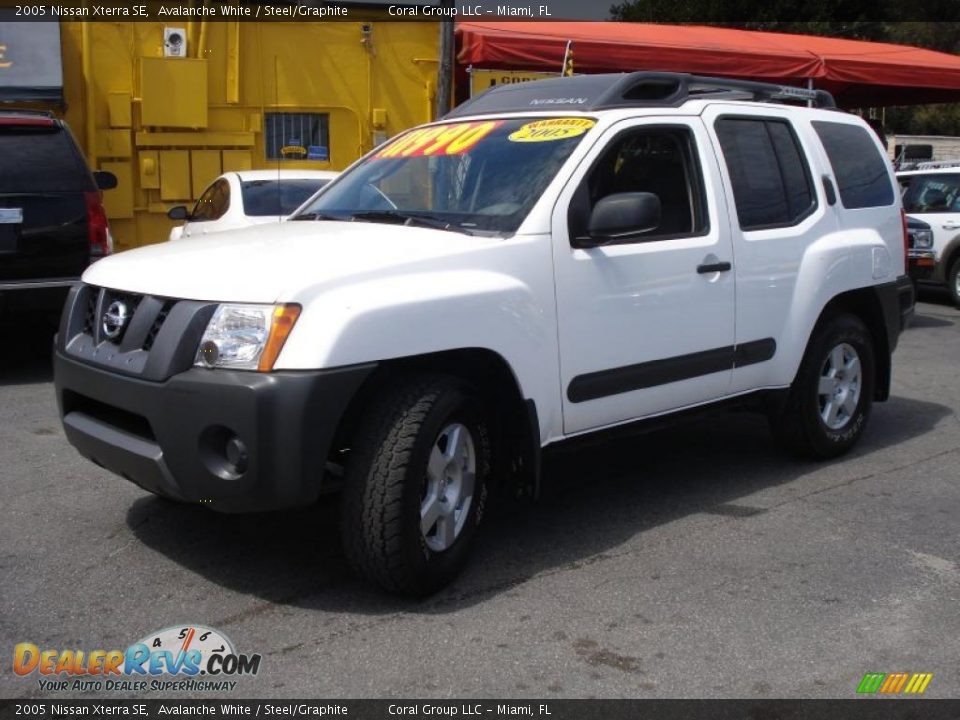 2005 Nissan Xterra SE Avalanche White / Steel/Graphite Photo #3