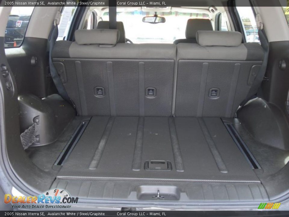 2005 Nissan Xterra SE Avalanche White / Steel/Graphite Photo #10
