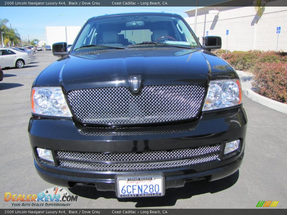2006 Lincoln Navigator Luxury 4x4 Black / Dove Grey Photo #2