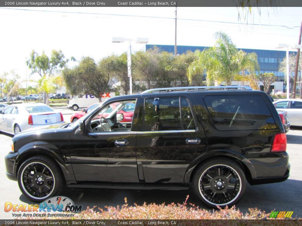 2006 Lincoln Navigator Luxury 4x4 Black / Dove Grey Photo #4