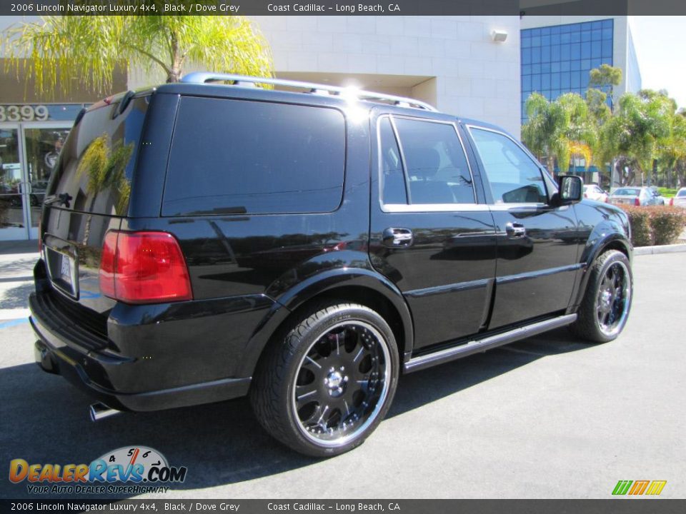 2006 Lincoln Navigator Luxury 4x4 Black / Dove Grey Photo #7